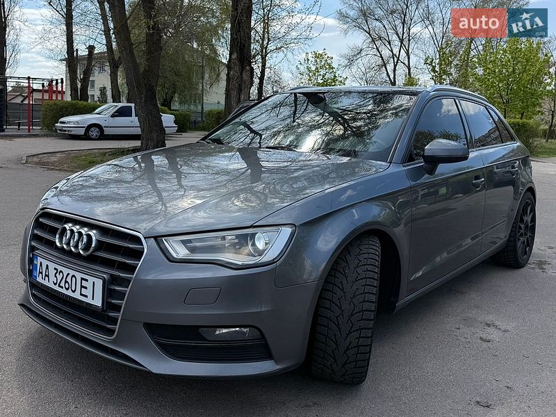 Хэтчбек Audi A3 2016 в Киеве