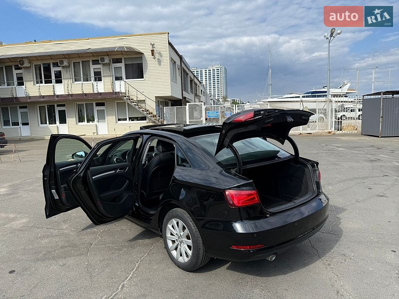 Седан Audi A3 2015 в Одессе