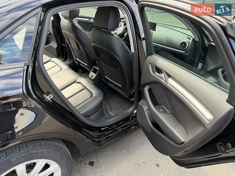Седан Audi A3 2015 в Одессе