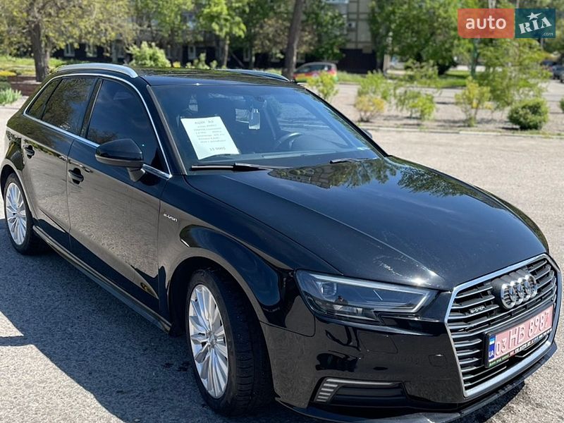 Хэтчбек Audi A3 2017 в Запорожье