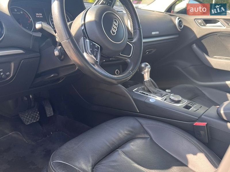 Седан Audi A3 2014 в Рівному