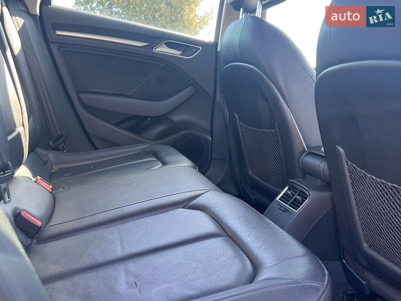 Седан Audi A3 2014 в Рівному