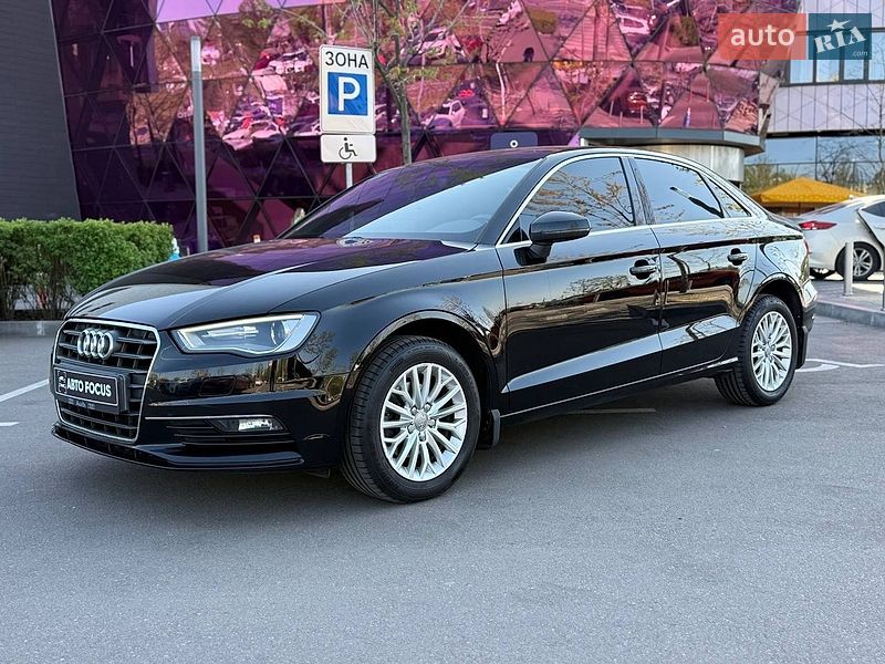 Седан Audi A3 2016 в Киеве