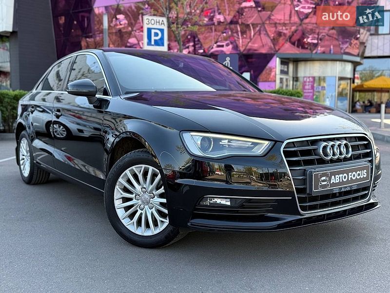 Седан Audi A3 2016 в Киеве