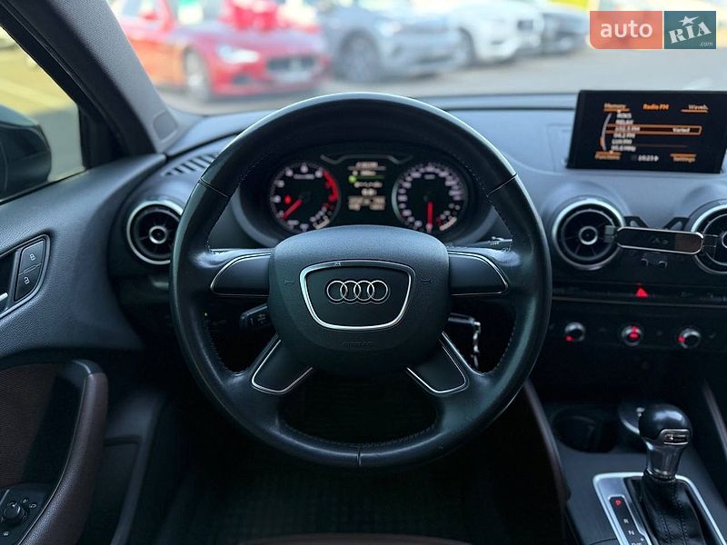 Седан Audi A3 2016 в Киеве
