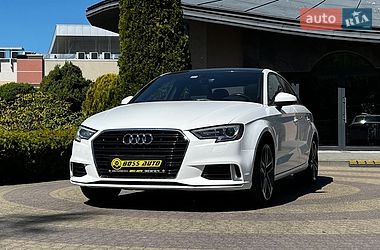 Седан Audi A3 2018 в Львове