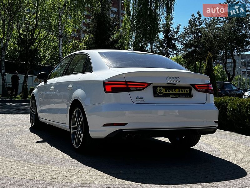 Седан Audi A3 2018 в Львове