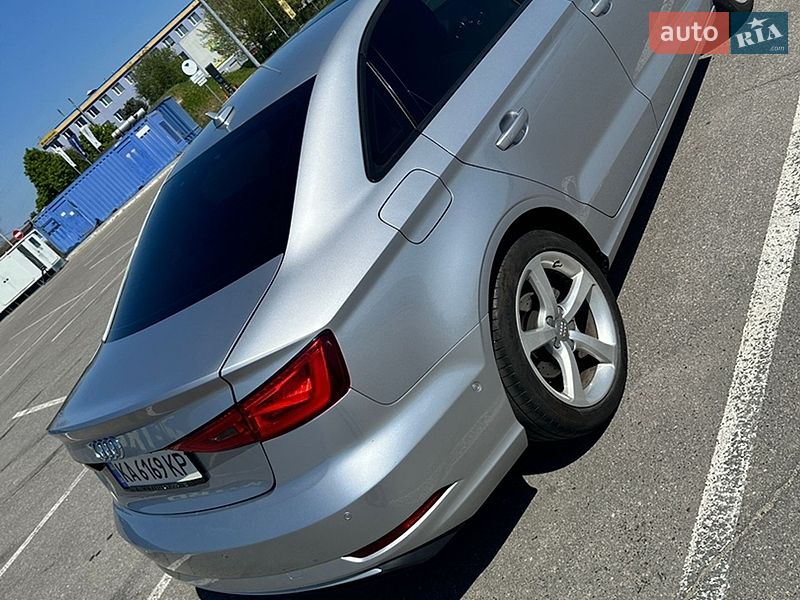 Седан Audi A3 2015 в Дніпрі