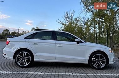Седан Audi A3 2017 в Запоріжжі