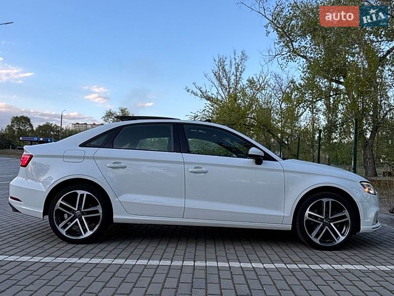 Седан Audi A3 2017 в Запоріжжі