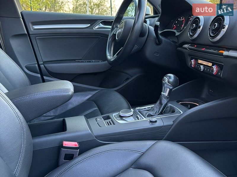 Седан Audi A3 2017 в Запоріжжі