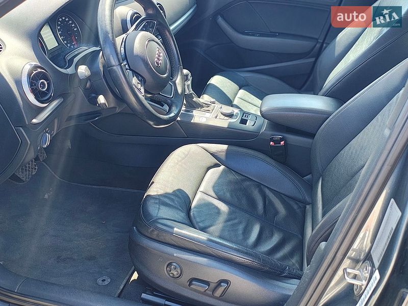 Седан Audi A3 2015 в Ровно