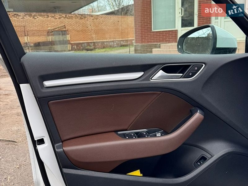 Седан Audi A3 2015 в Одессе