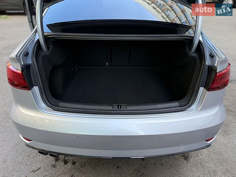 Седан Audi A3 2020 в Киеве