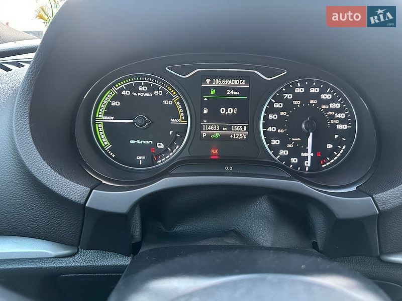 Хетчбек Audi A3 2016 в Чернівцях