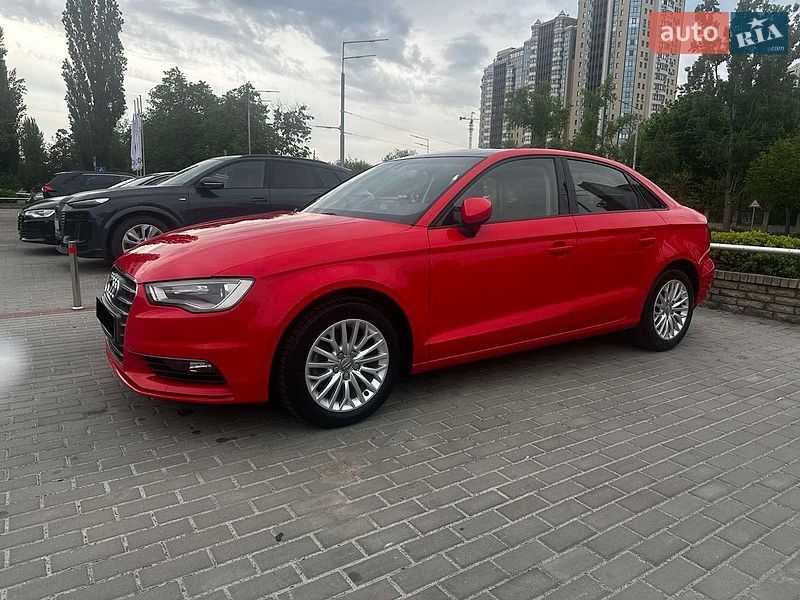 Седан Audi A3 2016 в Киеве