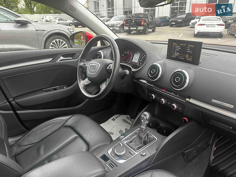 Седан Audi A3 2016 в Киеве