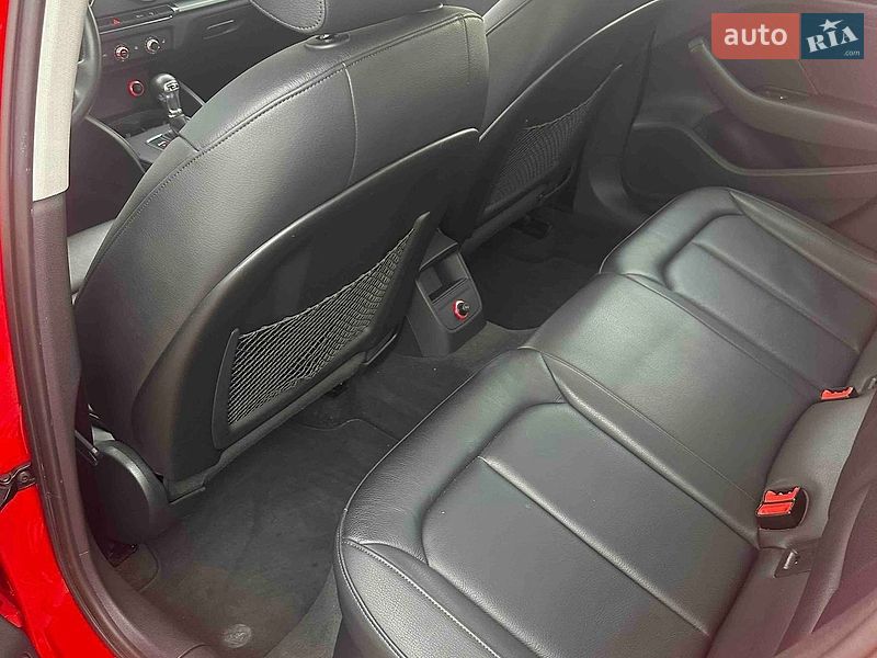 Седан Audi A3 2016 в Киеве