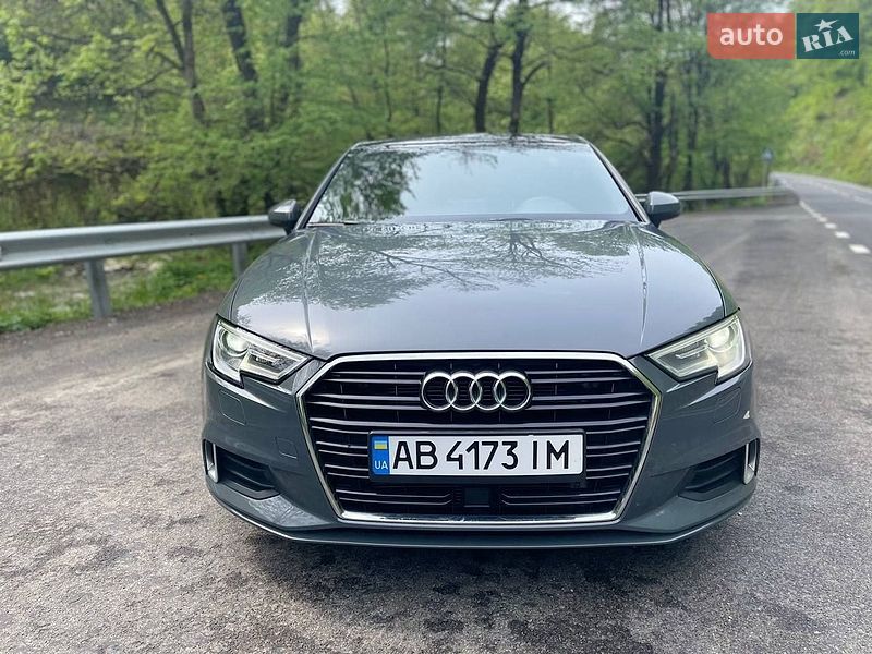 Седан Audi A3 2017 в Хмельницком
