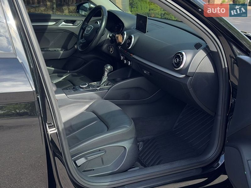 Седан Audi A3 2016 в Киеве