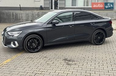 Седан Audi A3 2022 в Чернівцях