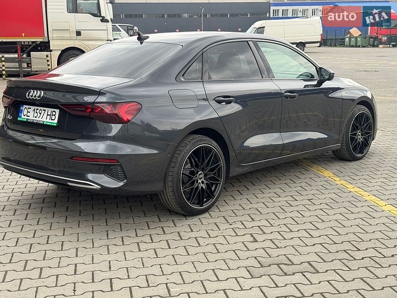 Седан Audi A3 2022 в Чернівцях