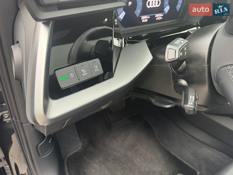 Седан Audi A3 2022 в Чернівцях