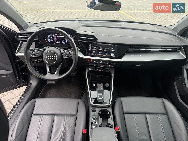Седан Audi A3 2022 в Чернівцях