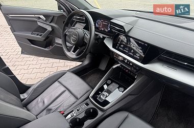 Седан Audi A3 2022 в Чернівцях