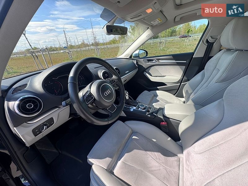 Хэтчбек Audi A3 2016 в Киеве