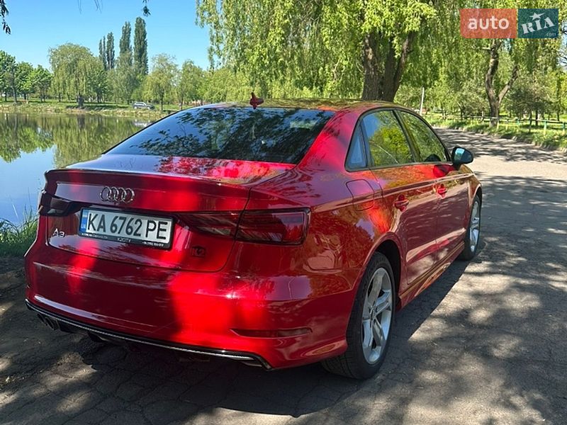 Седан Audi A3 2016 в Ровно