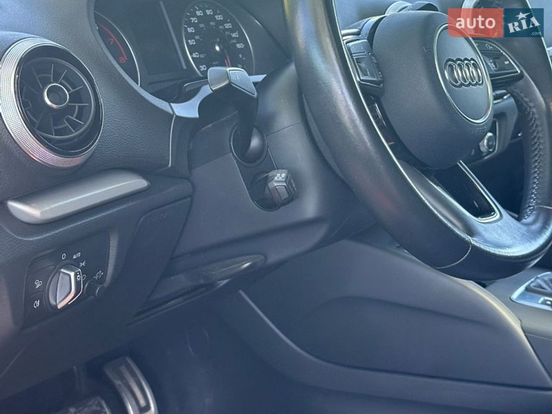 Седан Audi A3 2016 в Ровно