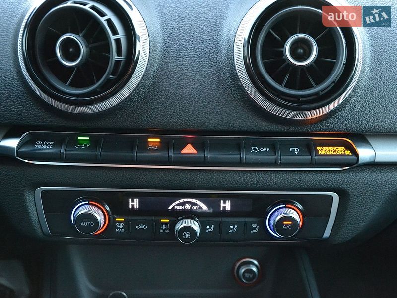 Хетчбек Audi A3 2016 в Луцьку