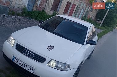 Хэтчбек Audi A3 2001 в Шепетовке