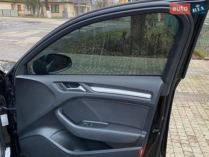 Седан Audi A3 2015 в Сваляве