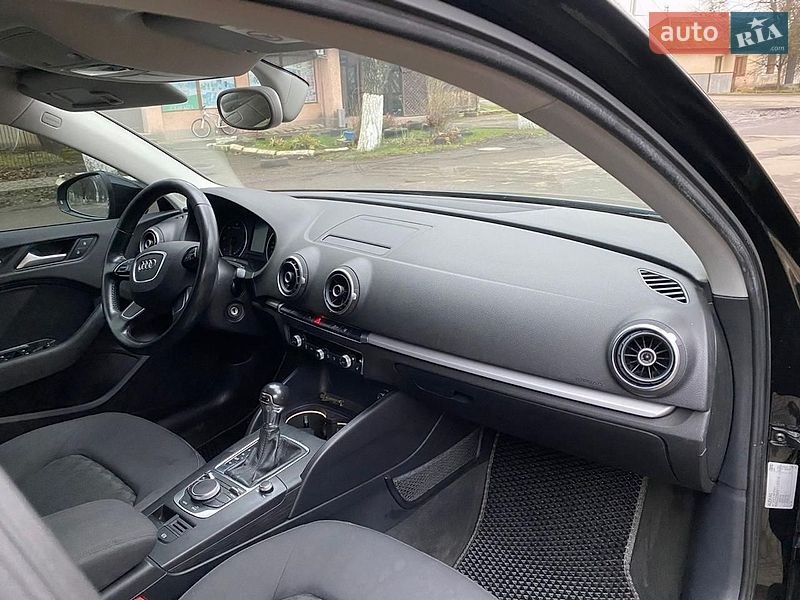Седан Audi A3 2015 в Сваляве