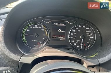 Хетчбек Audi A3 2016 в Львові
