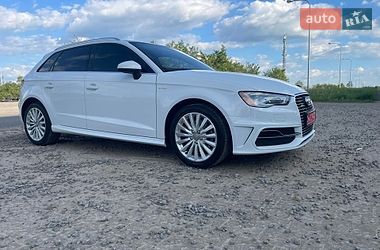 Хетчбек Audi A3 2016 в Львові