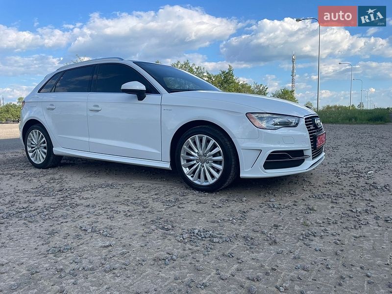 Хетчбек Audi A3 2016 в Львові