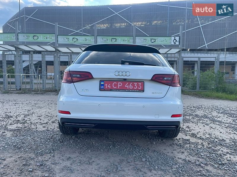 Хетчбек Audi A3 2016 в Львові