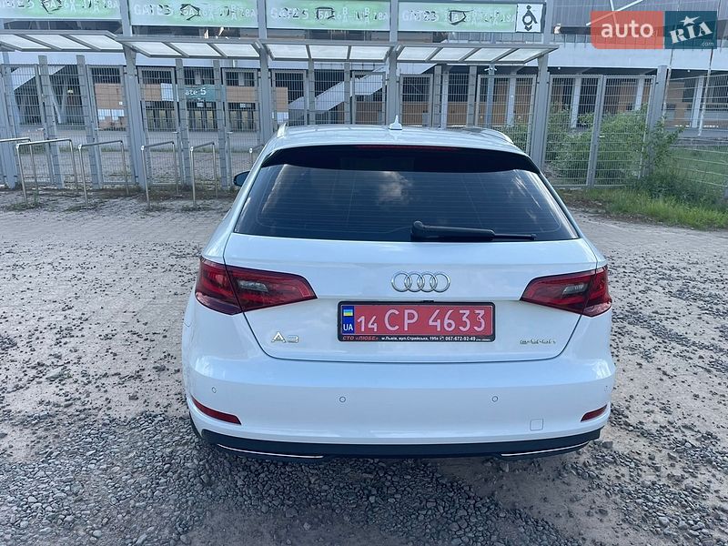 Хетчбек Audi A3 2016 в Львові