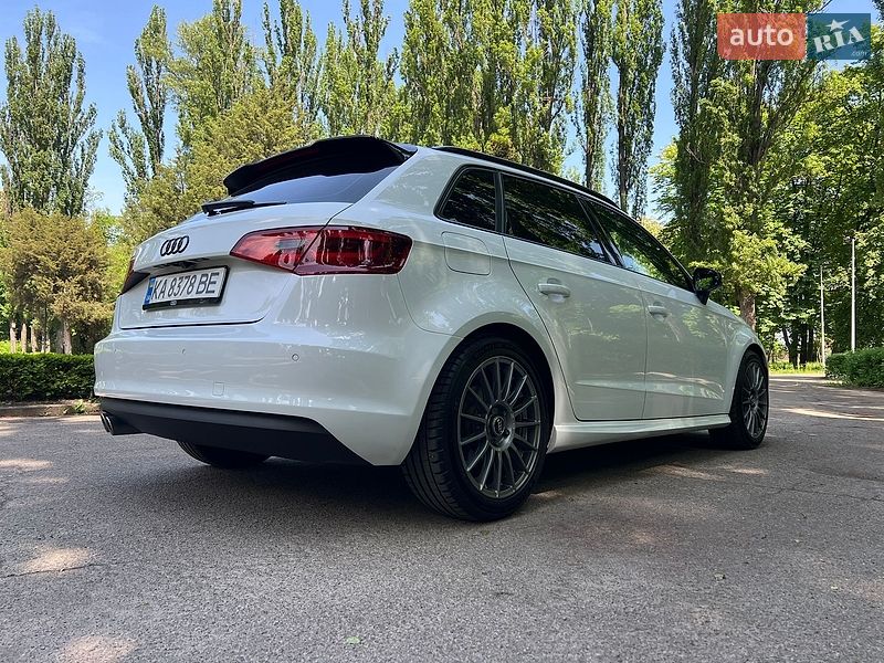 Хетчбек Audi A3 2016 в Києві
