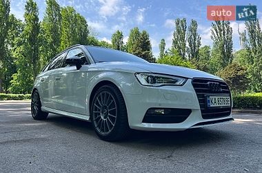 Хетчбек Audi A3 2016 в Києві