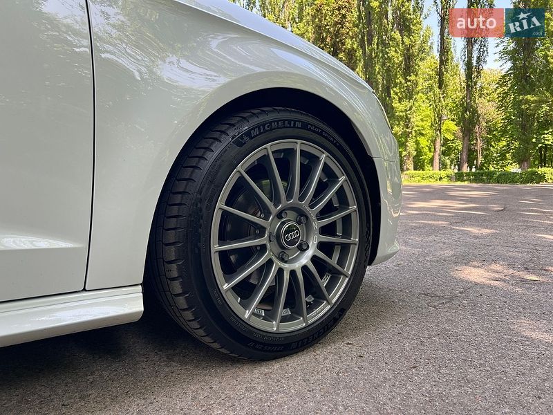 Хетчбек Audi A3 2016 в Києві