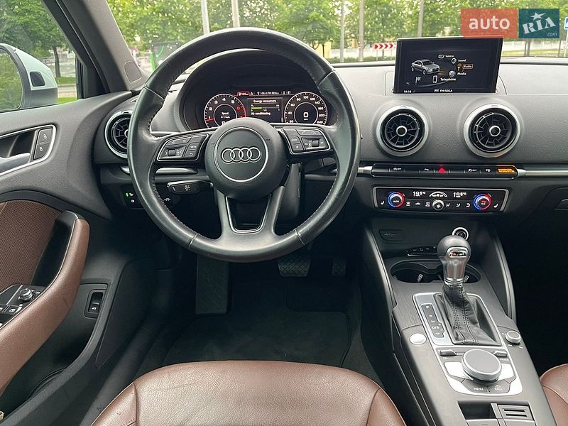 Седан Audi A3 2016 в Кременчуці