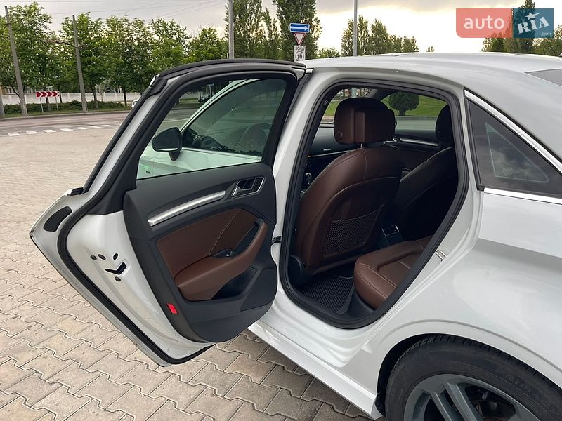 Седан Audi A3 2016 в Кременчуці