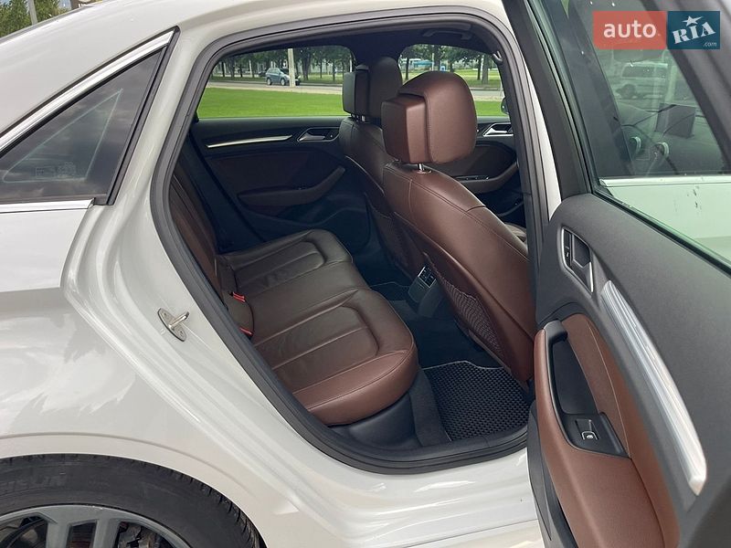 Седан Audi A3 2016 в Кременчуці
