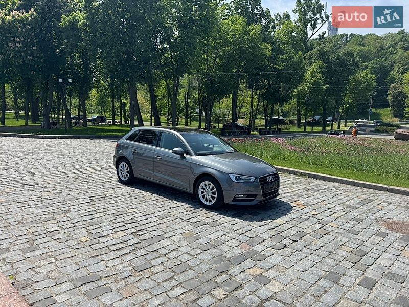 Хэтчбек Audi A3 2015 в Киеве