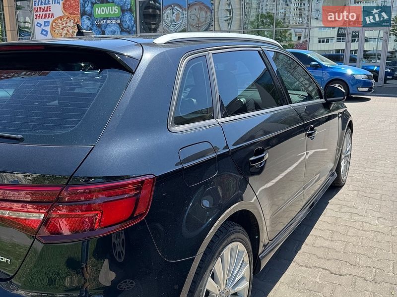 Хетчбек Audi A3 2016 в Києві