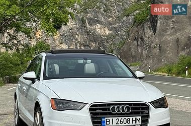 Седан Audi A3 2015 в Ромнах